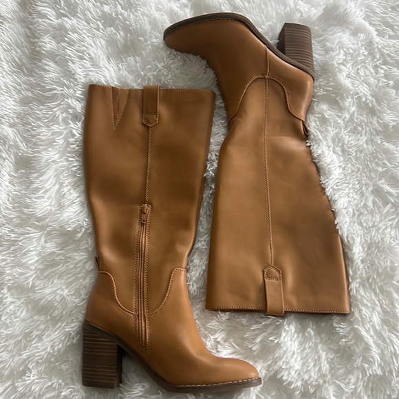 Universal Thread Shoes - New! Women’s wide calf heeled boots